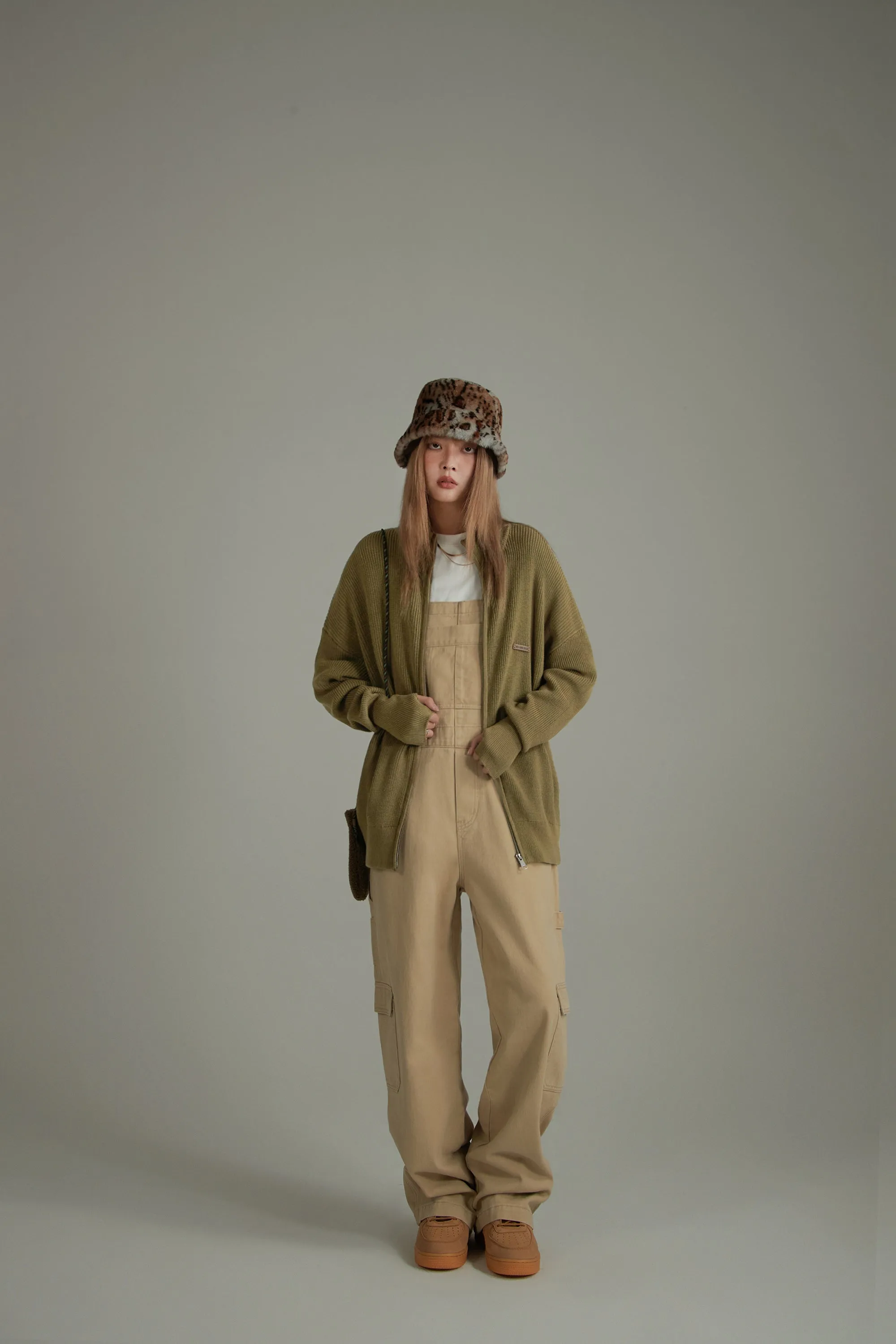 Simple Zip-Up Knit Cardigan